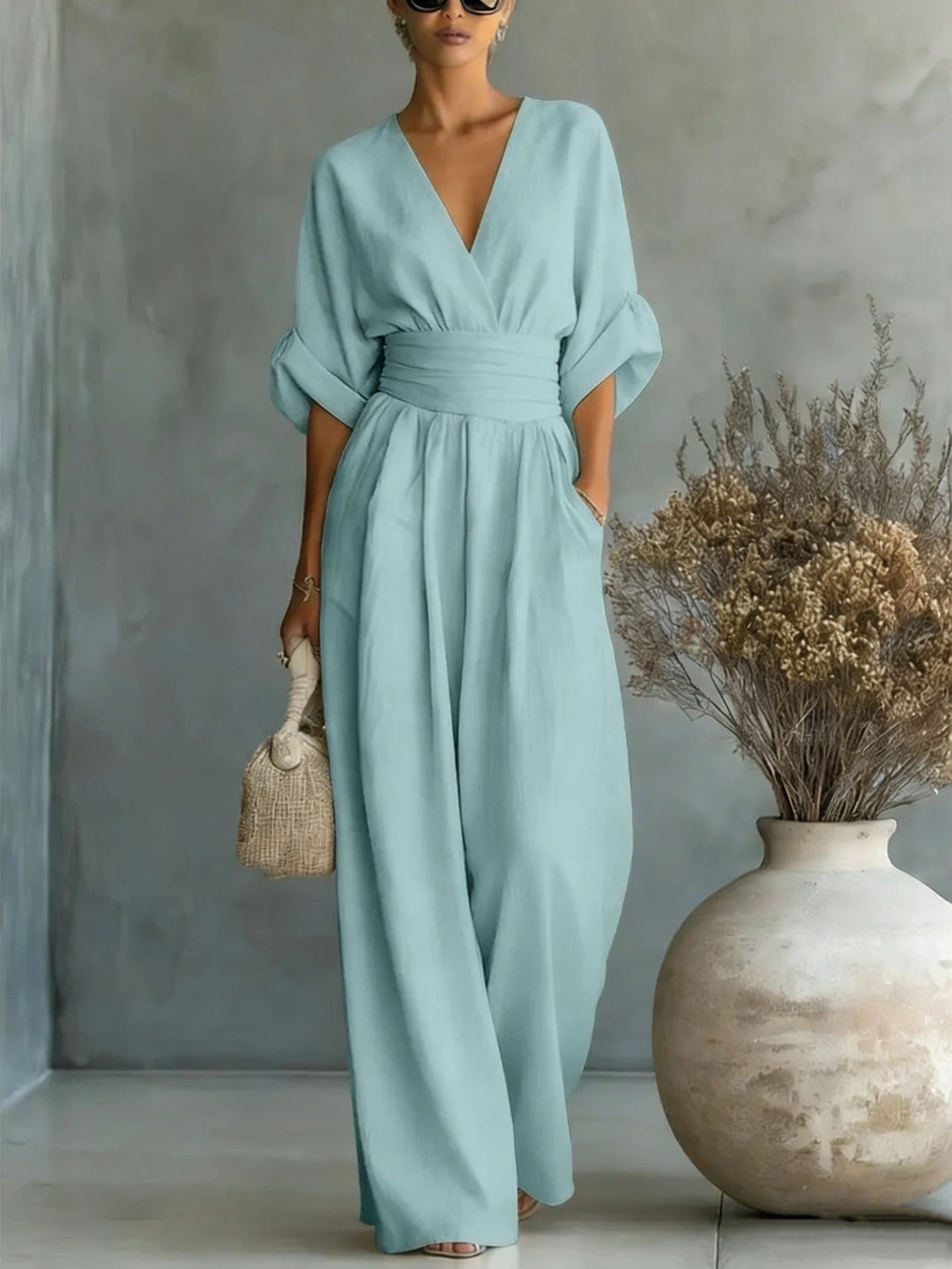 Ropa Elegante en V, Espalda Descubierta y Mangas Fluidas - Maison Claire et Sylvie