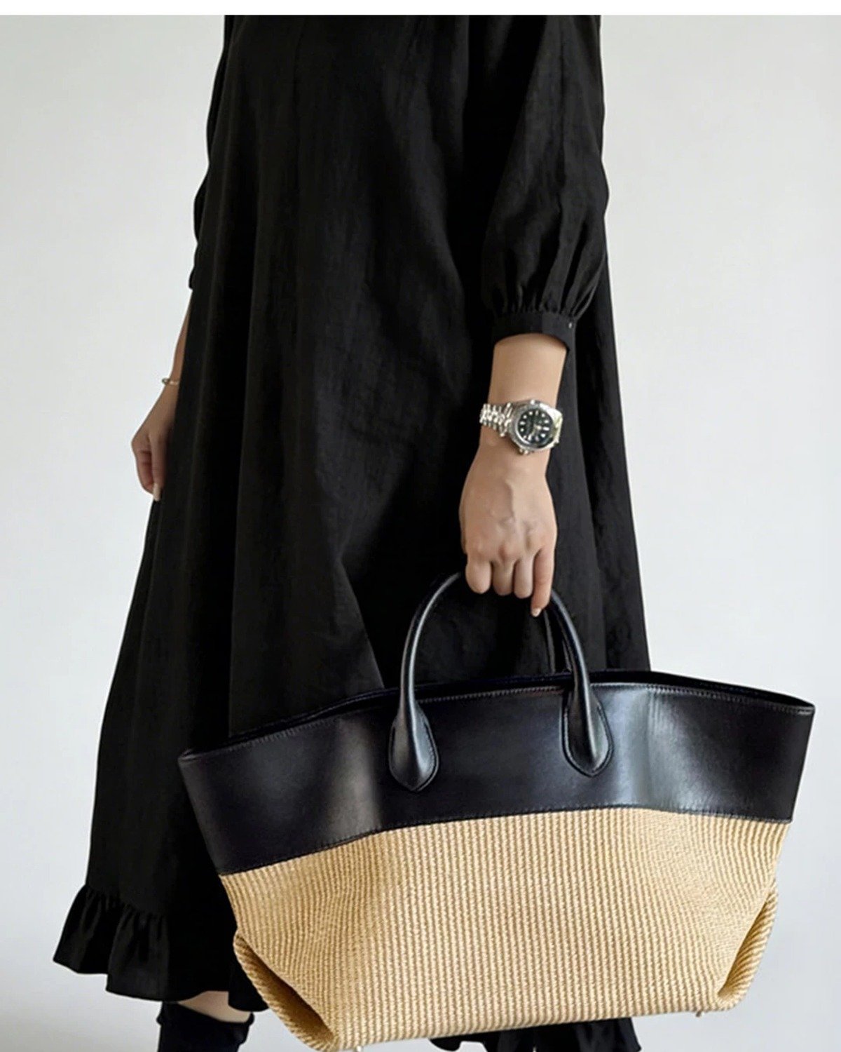 La Bolsa Tote Tejida a Rayas