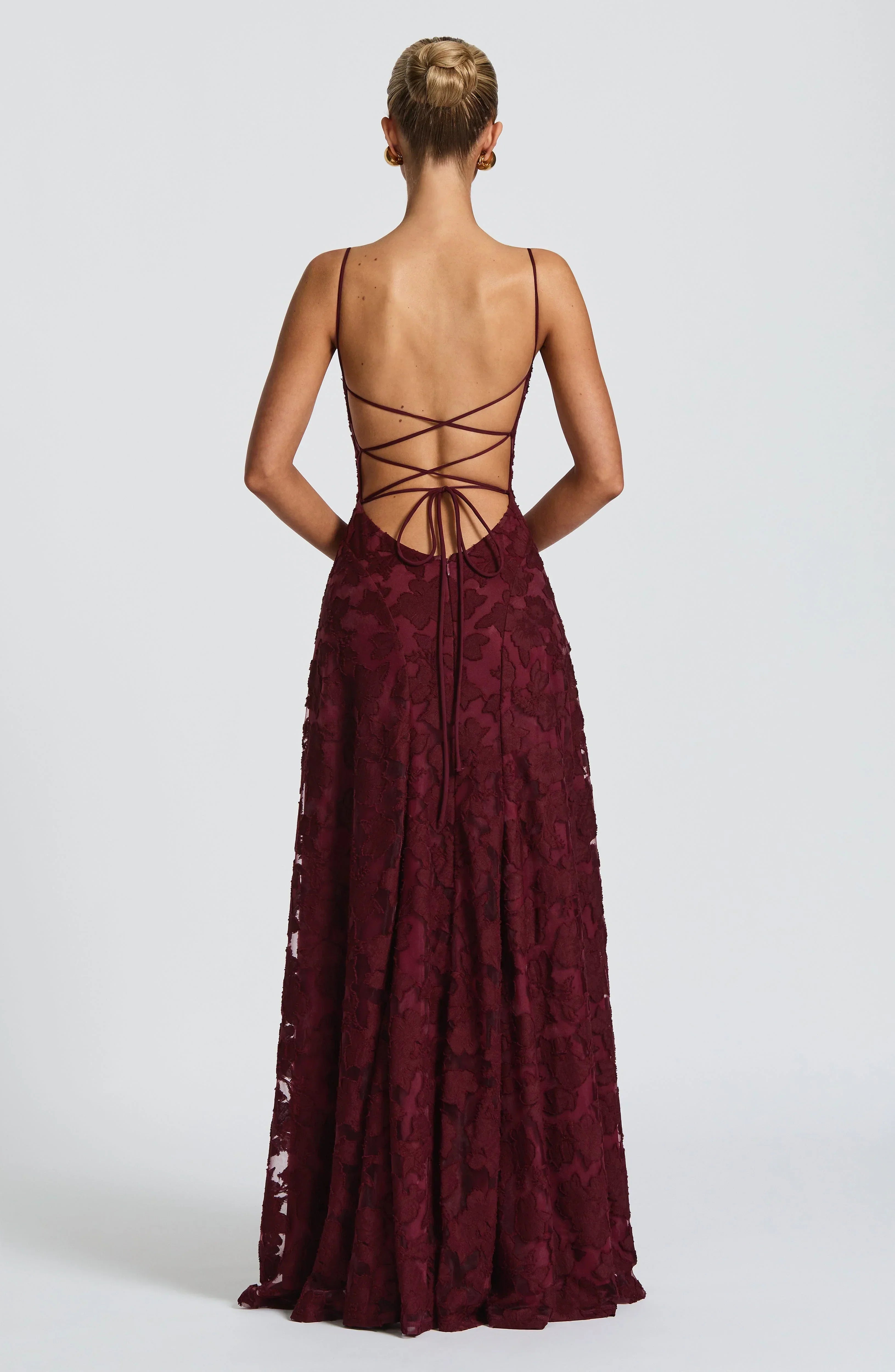 Clara Léon | Vestido largo elegante