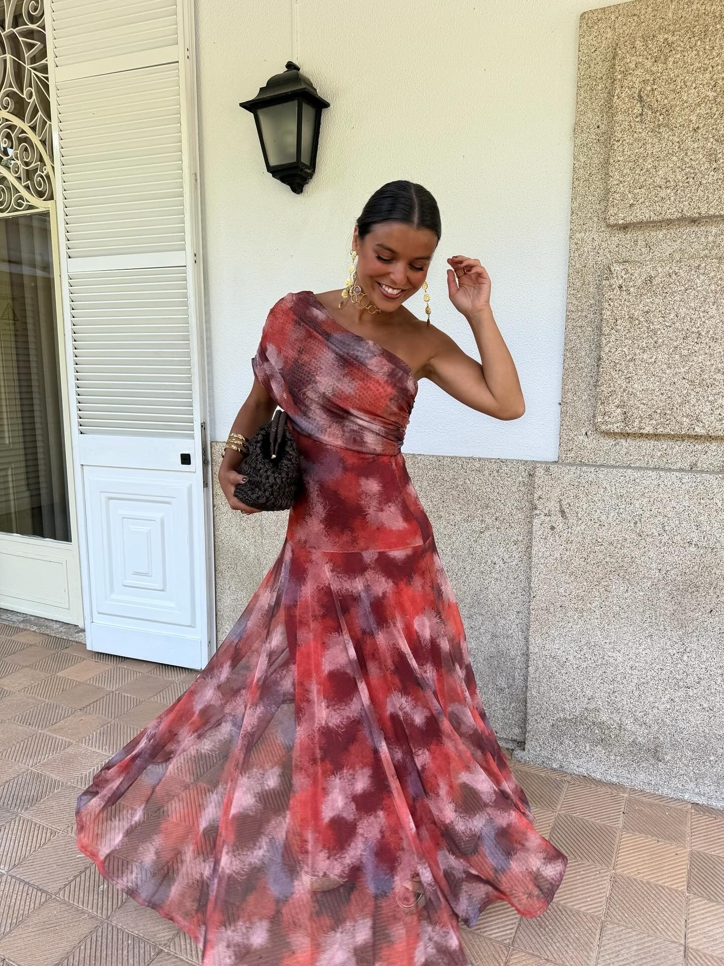 Vestido Largo Off-Shoulder en Acuarela