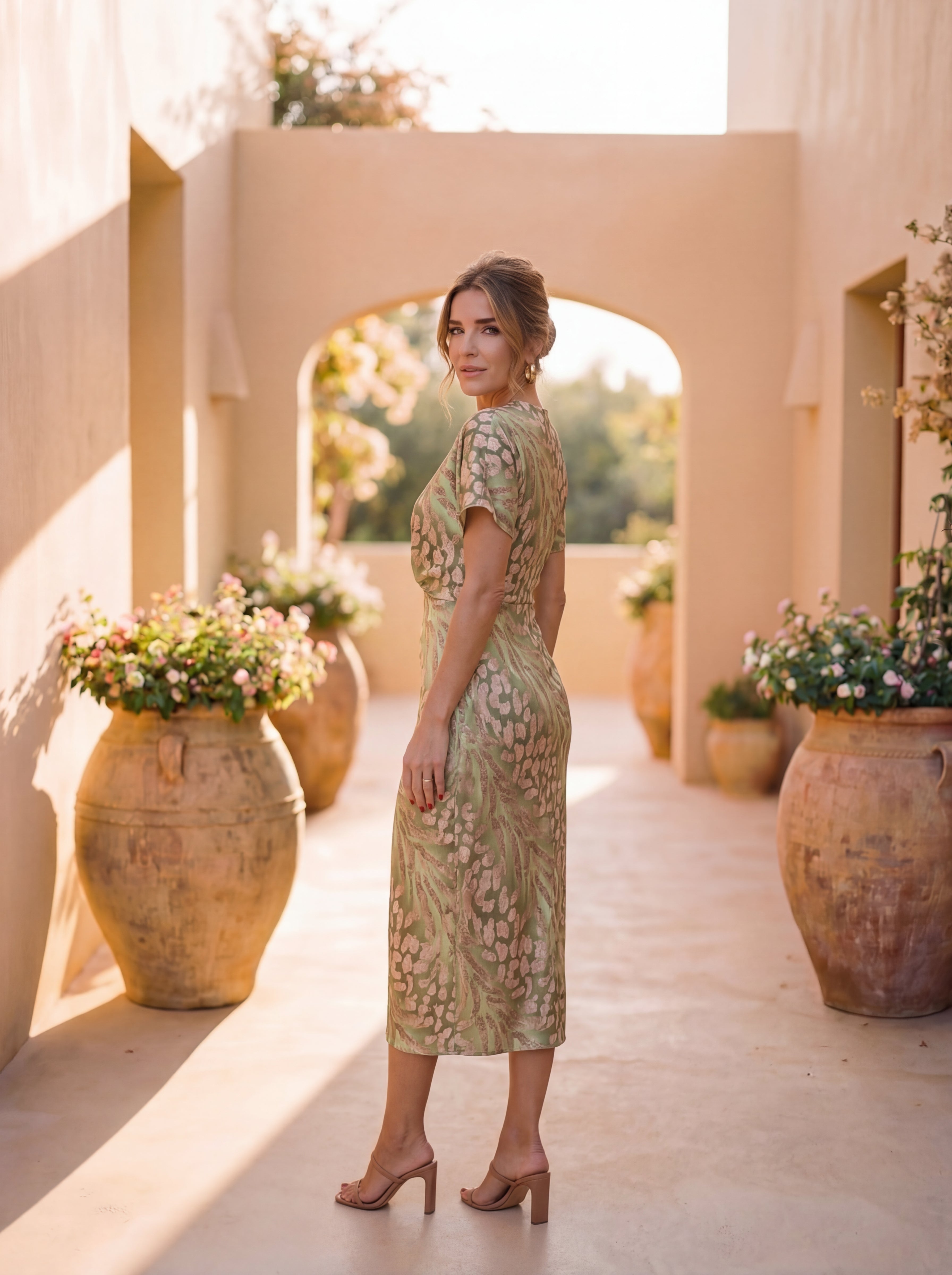Vestido Midi con Efecto Adelgazante, Nudo Central y Caída Fluida